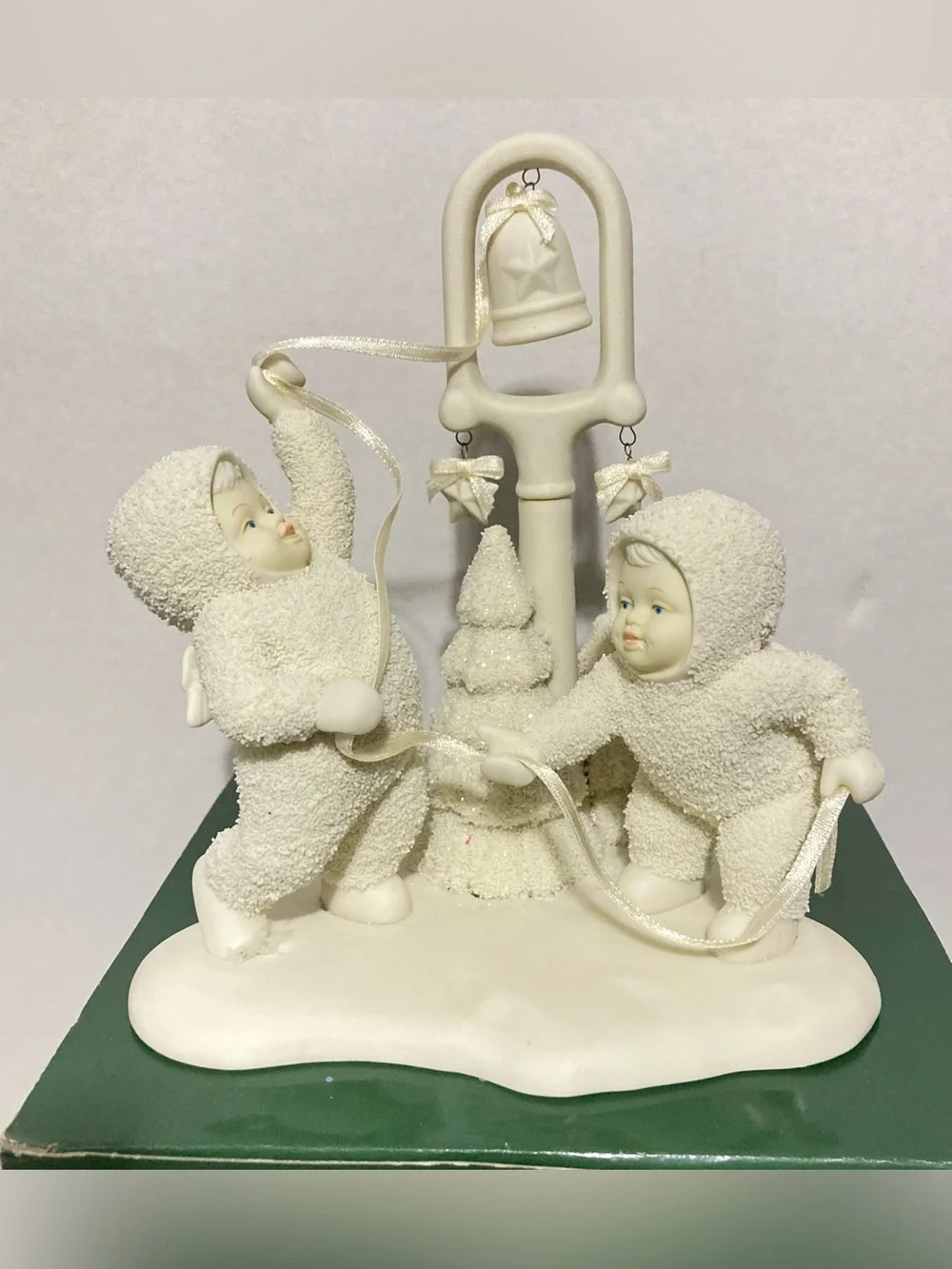 Snowbabies 1995 Retired ‘Ring the Bells' Holiday Figurine